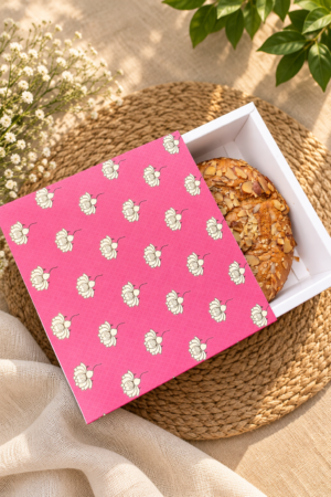 DRY CAKE BOX 6x6x2  INCHES [Dark Pink]