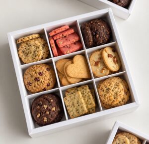 9 BROWNIE SLEEVE BOX | SIZE 9x9x2 INCHES