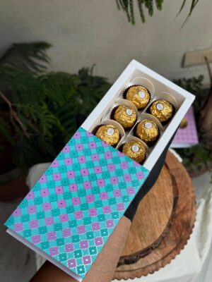 6-Piece Chocolate Box with Teal & Purple Geometric Quatrefoil Sleeve Golden foil    Color: Blue & Purple Geometric Quatrefoil Pattern