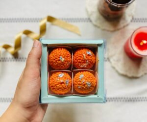 4 LADOO BOX CANDLE
